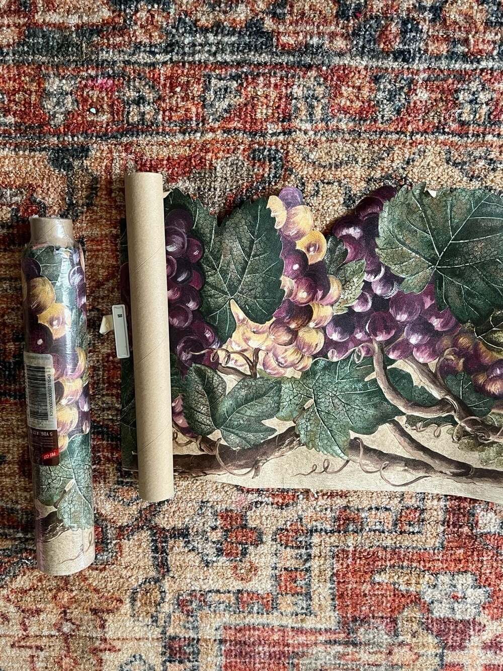 Raymond Waites Borders for Village Grape Vine Die-Cut Wallpaper Border 10 Yards